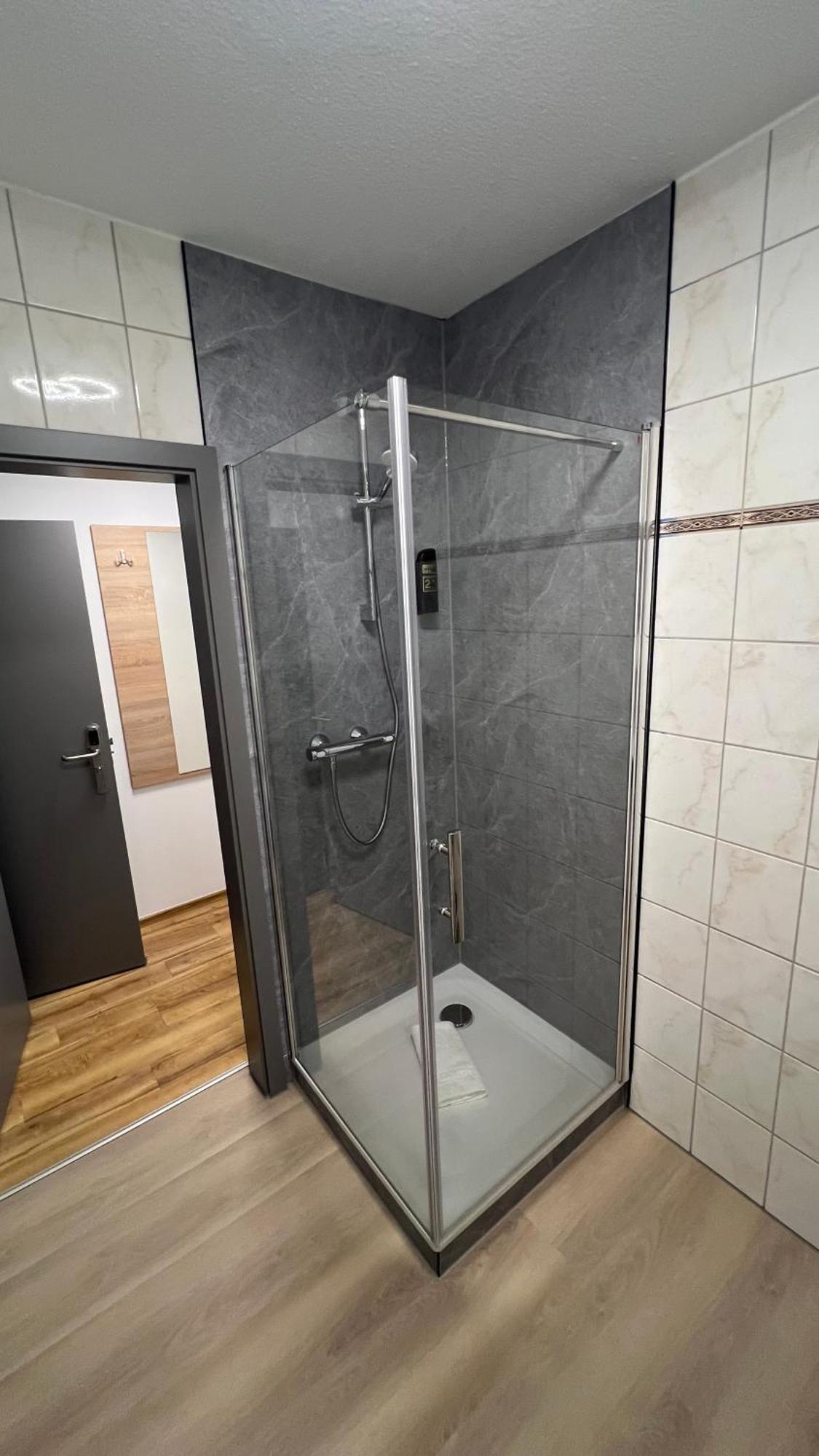 Hotel & Restaurant Am Kirschberg Alten Buseck Екстериор снимка