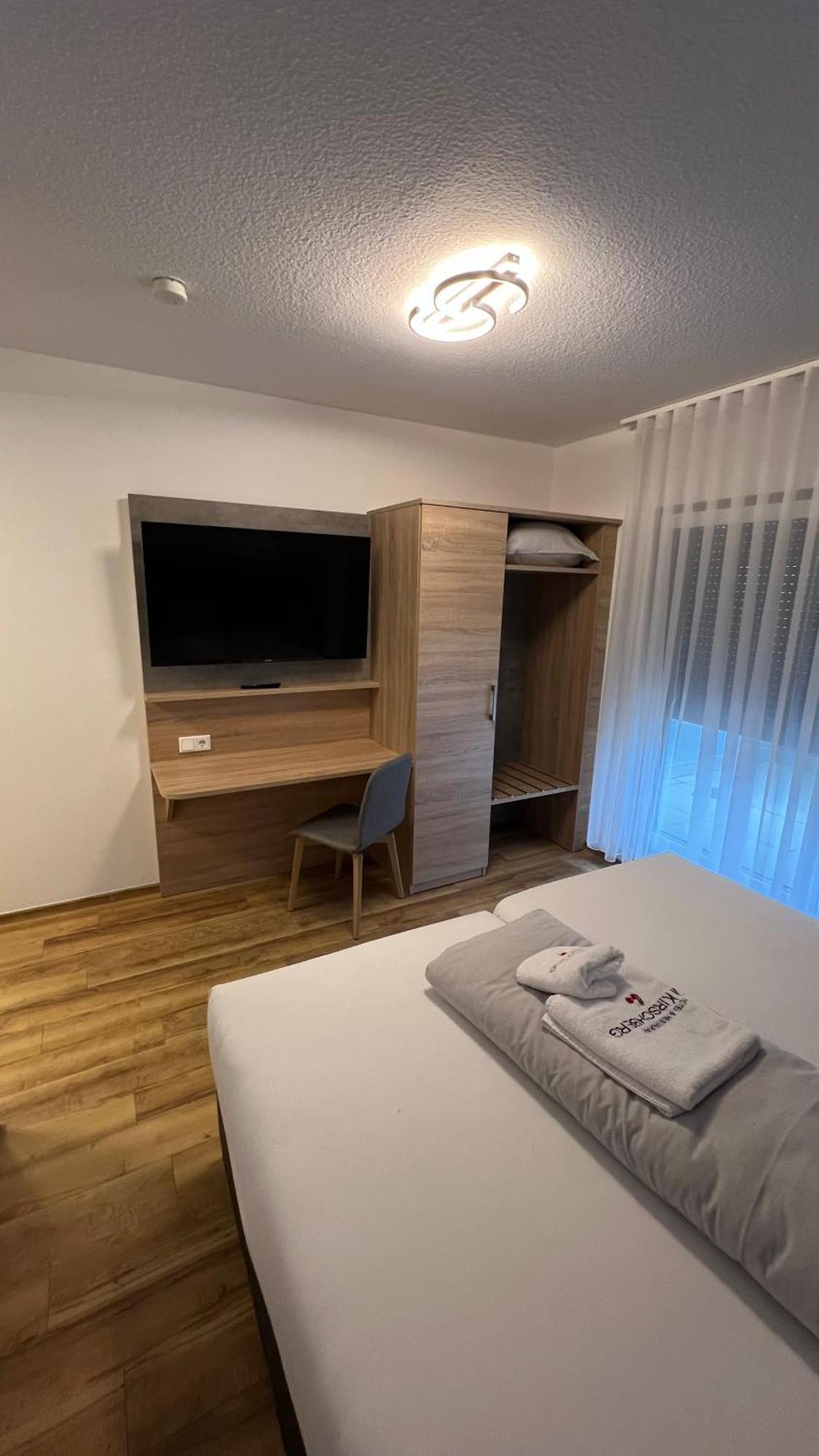 Hotel & Restaurant Am Kirschberg Alten Buseck Екстериор снимка