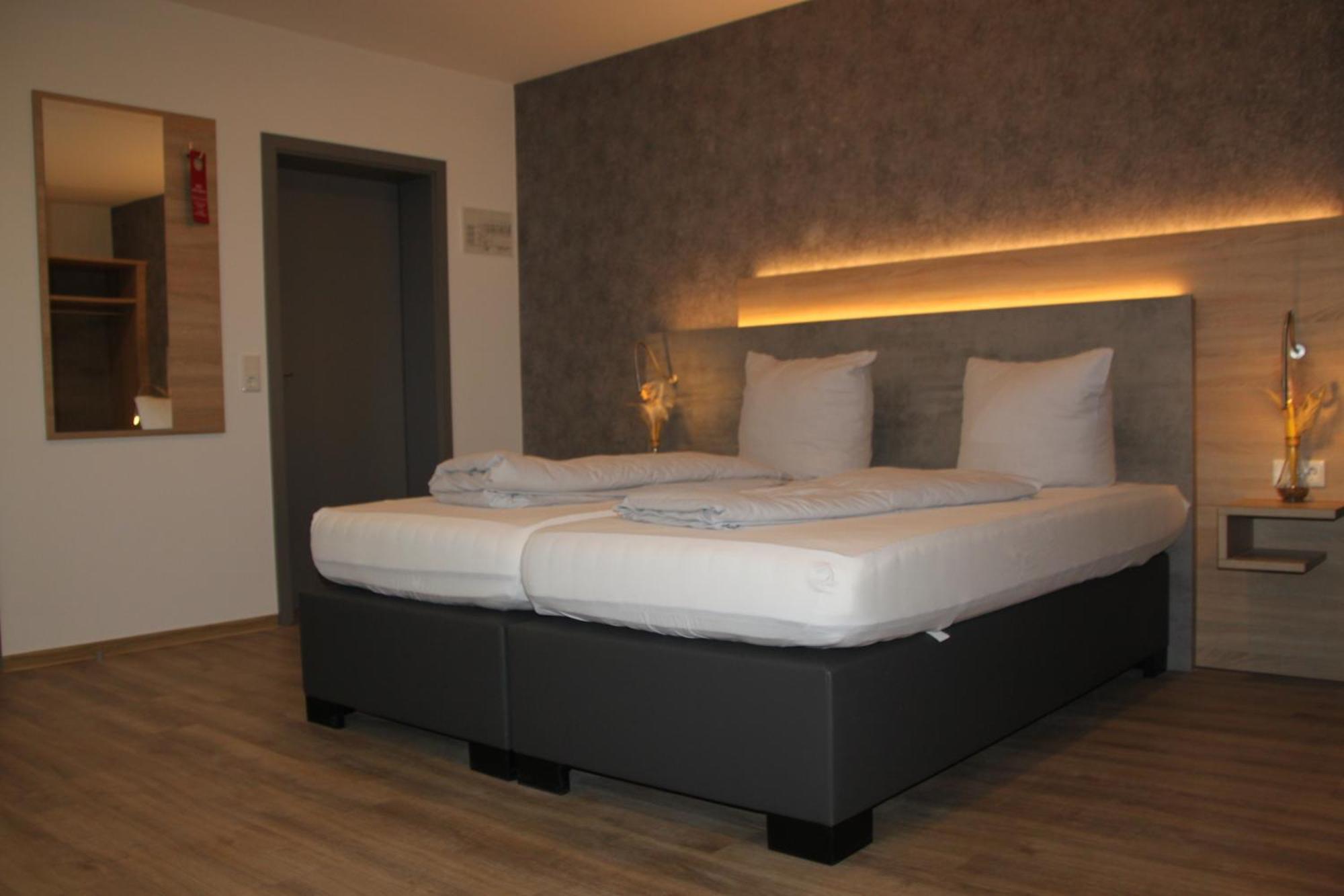 Hotel & Restaurant Am Kirschberg Alten Buseck Екстериор снимка