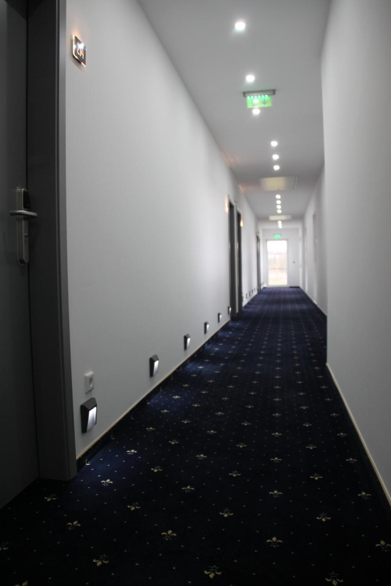 Hotel & Restaurant Am Kirschberg Alten Buseck Екстериор снимка