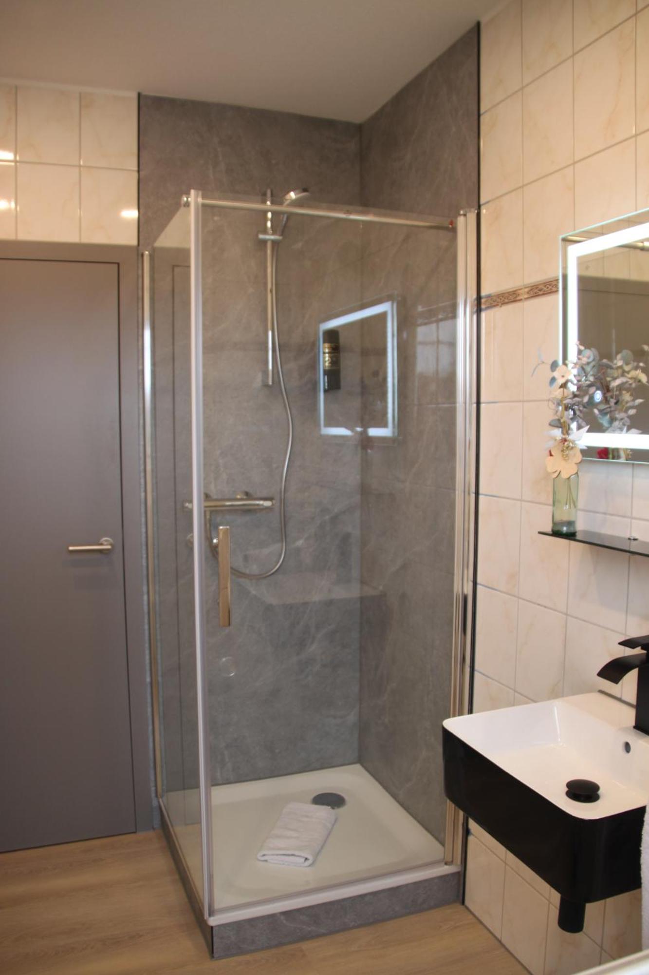 Hotel & Restaurant Am Kirschberg Alten Buseck Екстериор снимка