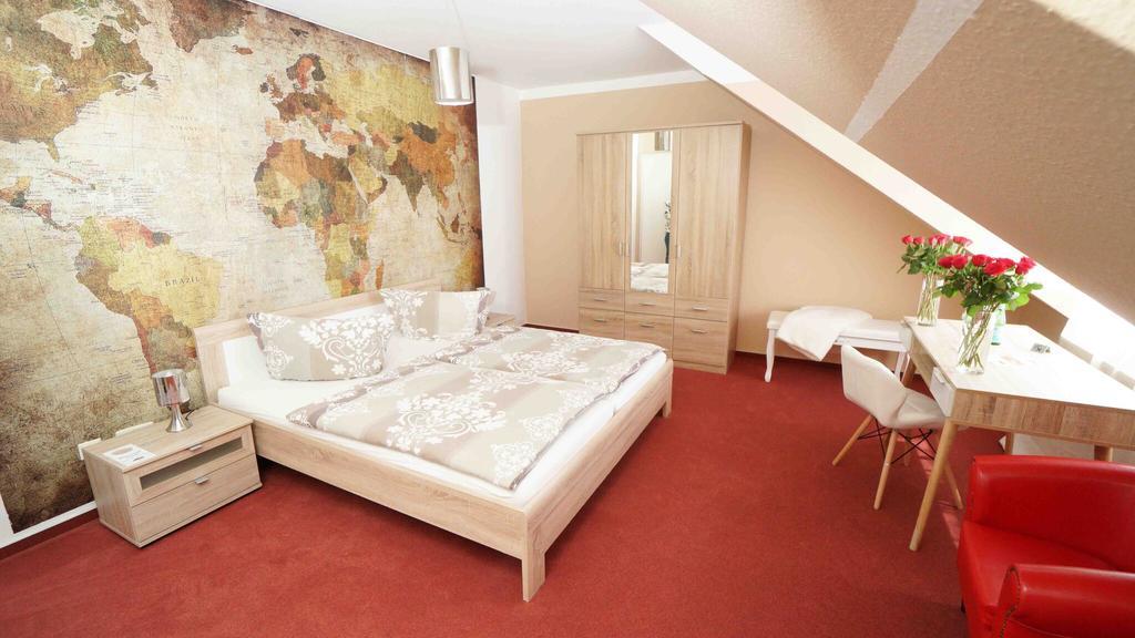 Hotel & Restaurant Am Kirschberg Alten Buseck Екстериор снимка